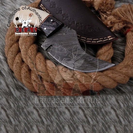 Custom Made Damascus Steel Hunting Skinner Knife With Beautiful Handle & Leather Sheath