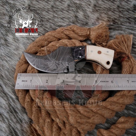 Custom Made Damascus Steel Hunting Skinner Knife With Beautiful Handle & Leather Sheath