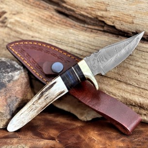 Damascus Steel Hunting Knife Stag Antler Handle Camping Knife Damascus Fixed Blade Pocket Knife